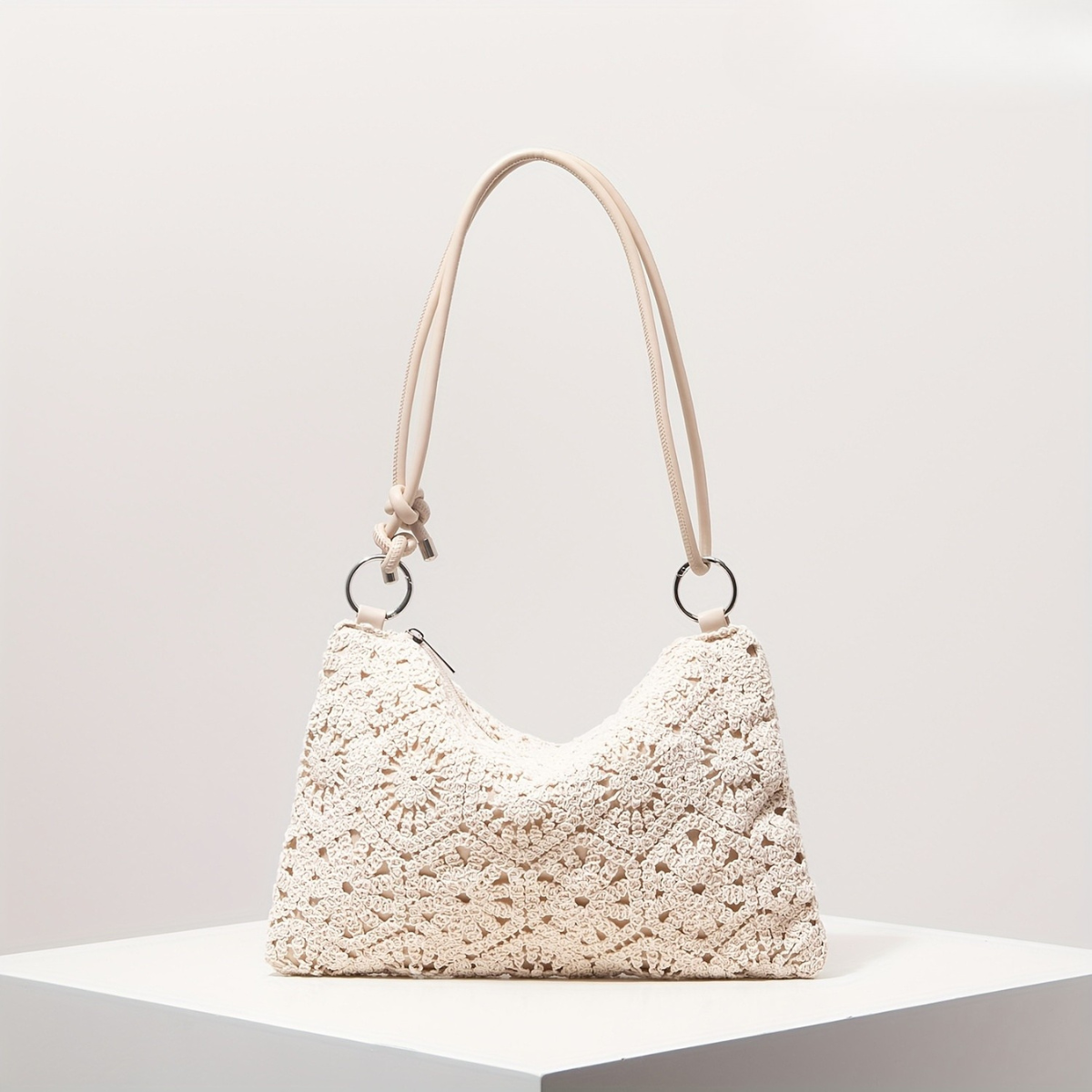 Crème – Dentelle Raffinée