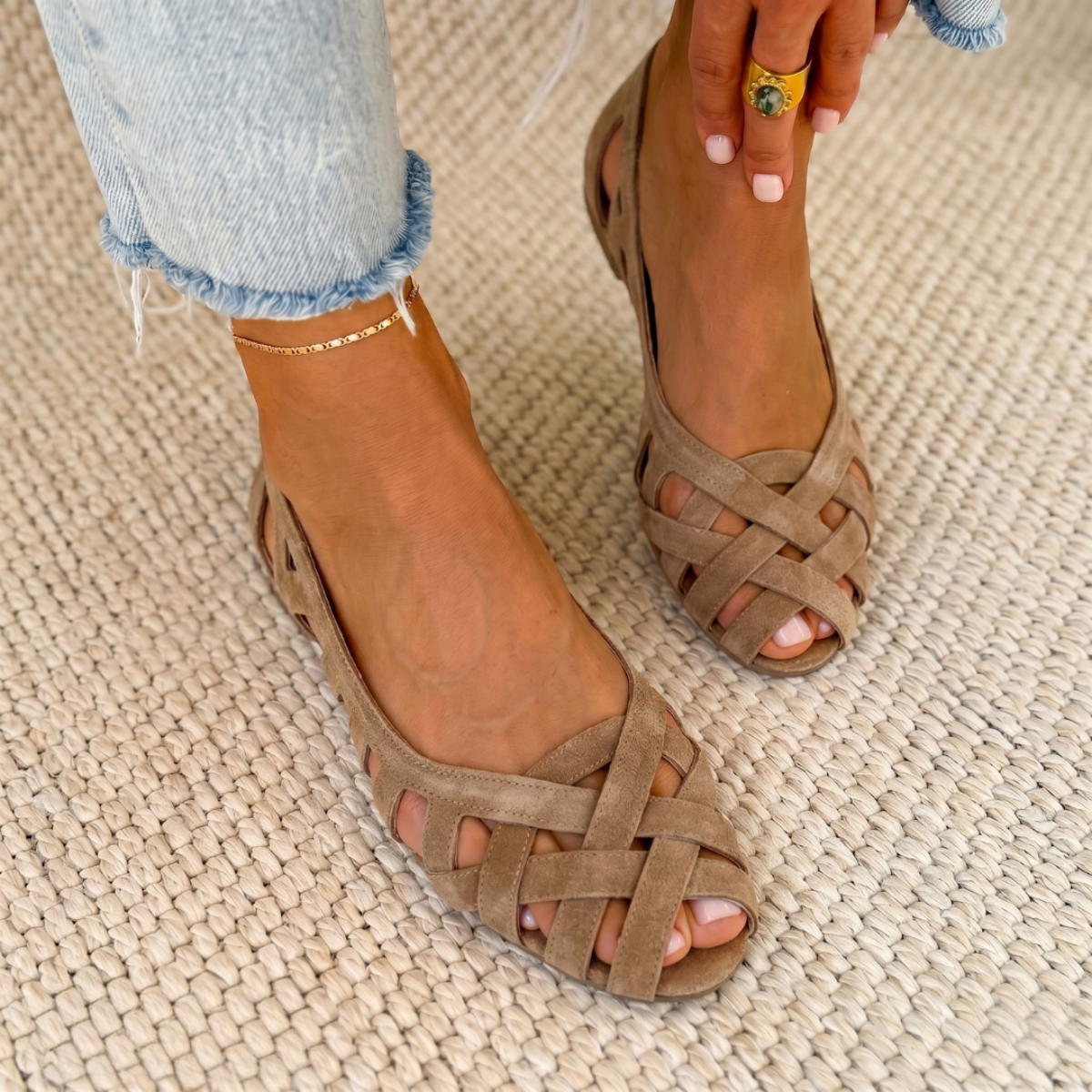 Beige / 44